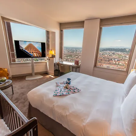 Radisson Blu Hotel, Hotel