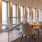 Radisson Blu Hotel, Hotel