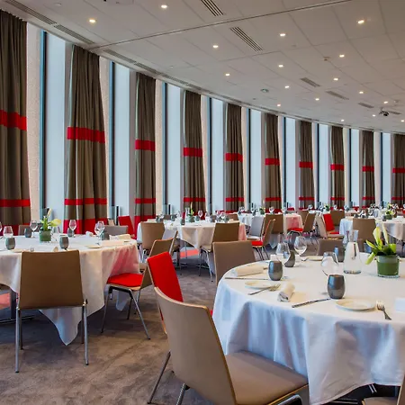 Radisson Blu Hotel, Hotel