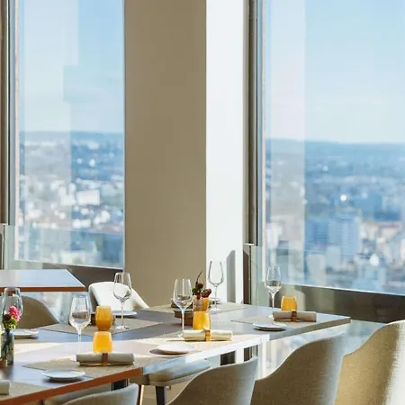 Radisson Blu Hotel, Hotel