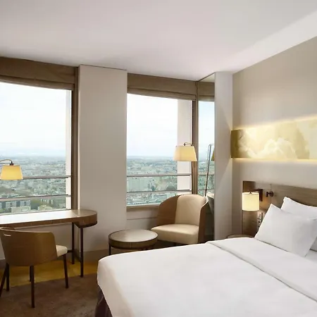 Radisson Blu Hotel, Hotel
